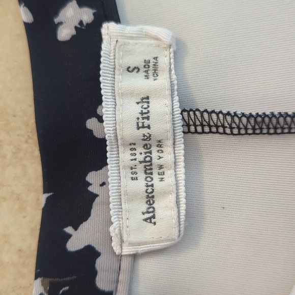 Abercrombie & Fitch Floral Pleated Skater Mini Skirt - Size S - Picture 5 of 6